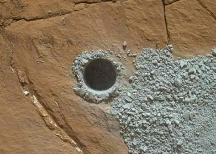 Extraño agujero en superficie de Marte fue cavado por extraterrestres
