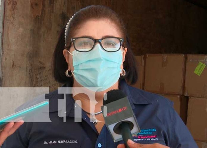 Entrega de mascarillas quirúrgicas al sistema de salud en Nicaragua