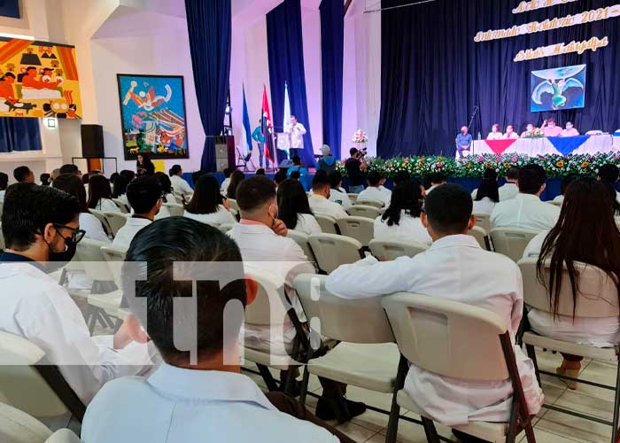 Nuevos médicos que se gradúan en Matagalpa