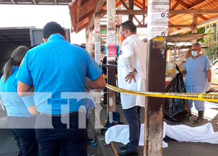 Investigación por muerte de joven en parada de bus en Metrocentro, Managua