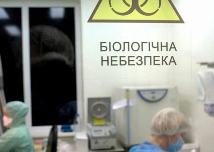 OMS pide a Ucrania destruir virus almacenados en sus laboratorios biológicos