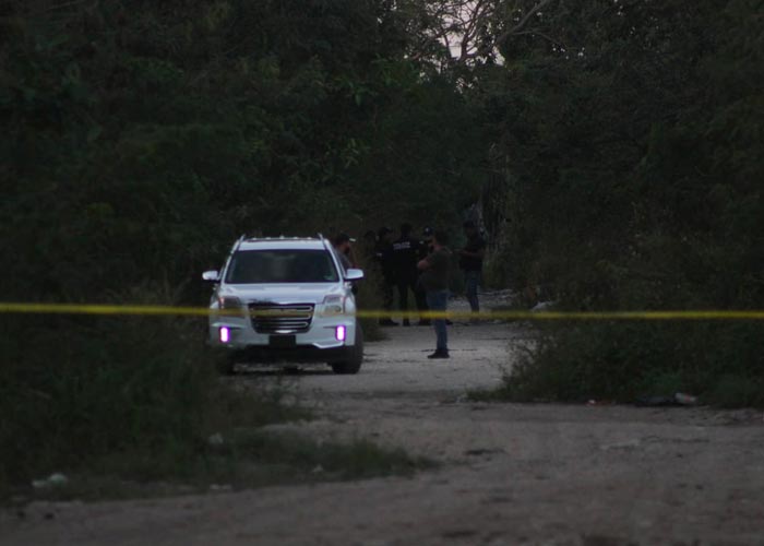 Hallan restos de cinco personas en fosa clandestina de Cancún, México