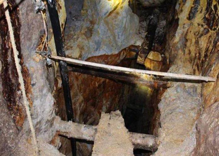 13 muertos al colapsar una mina artesanal de oro en Sudán