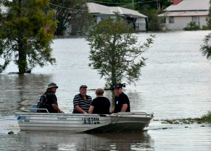 Inundaciones en Australia dejan dos muertos y miles de evacuados