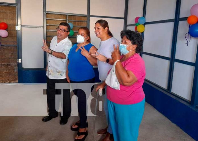 Entrega de una vivienda digna para una familia en Managua