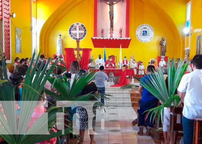 Ciudadanos de Matiguas celebran el Domingo de Ramos con devoción