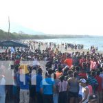 Miles de veraneantes disfrutan de las playas de la Isla de Ometepe