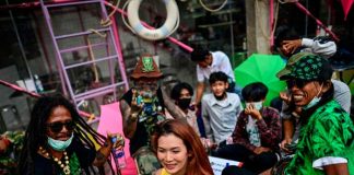 Tailandia celebra el día mundial de la marihuana recorriendo Bangkok