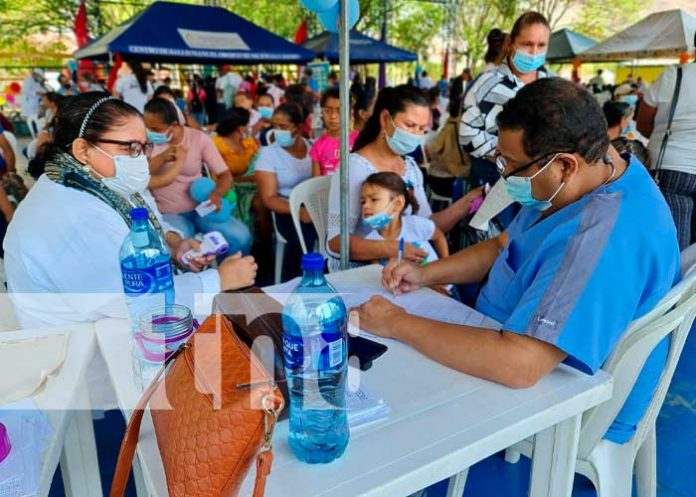 Familias de San Isidro Matagalpa reciben atención médica especializada