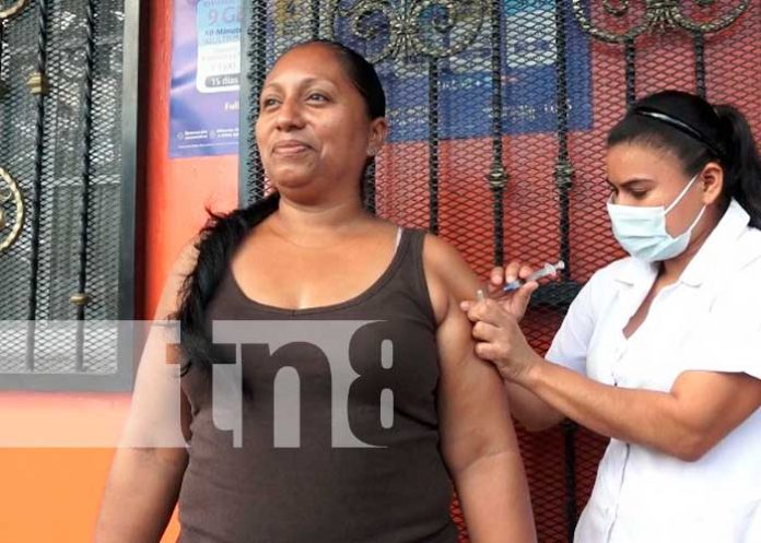 Ciudadanos de El Riguero en Managua, se vacunaron contra el COVID