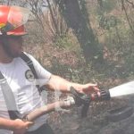 Incendio forestal controlado por Bomberos en Diriamba