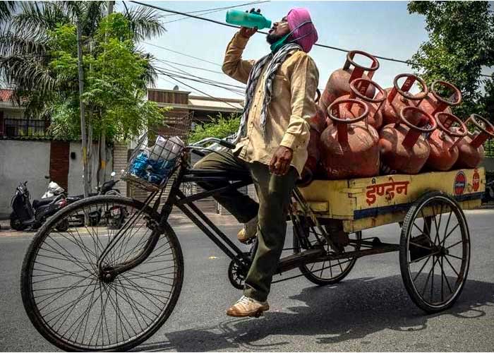 Ola de calor con números récords persiste en la India