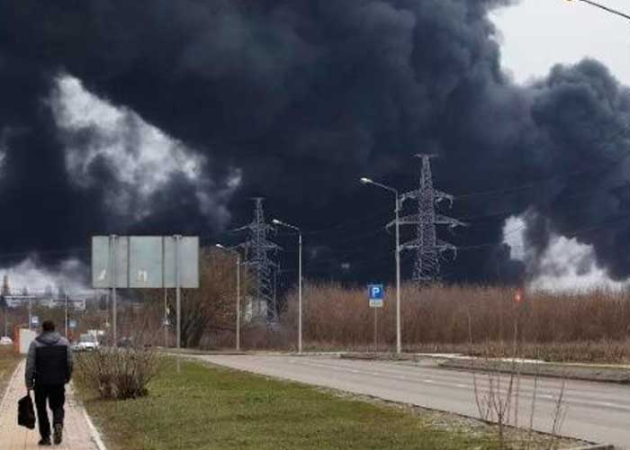 Ucrania ataca con helicópteros un depósito de petróleo ruso