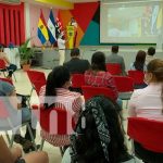 Juventud de Nicaragua acude al Registro de la Propiedad