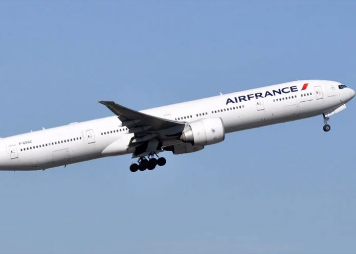Piloto pierde control del avión en Francia