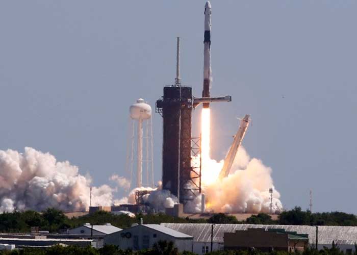  SpaceX lanza primera tripulación privada a la Estación Espacial 