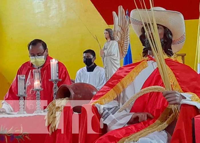 Ciudadanos de Matiguas celebran el Domingo de Ramos con devoción
