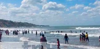 Dos jóvenes son rescatados con vidas luego de casi perecer ahogados en La Boquita, Carazo
