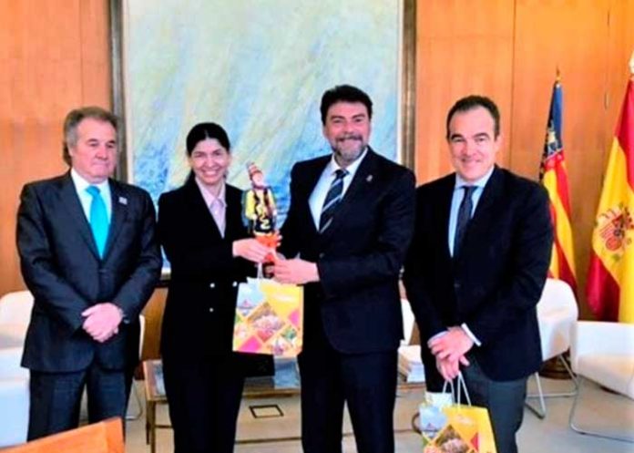 Embajada de Nicaragua en España visita a las autoridades de Alicante