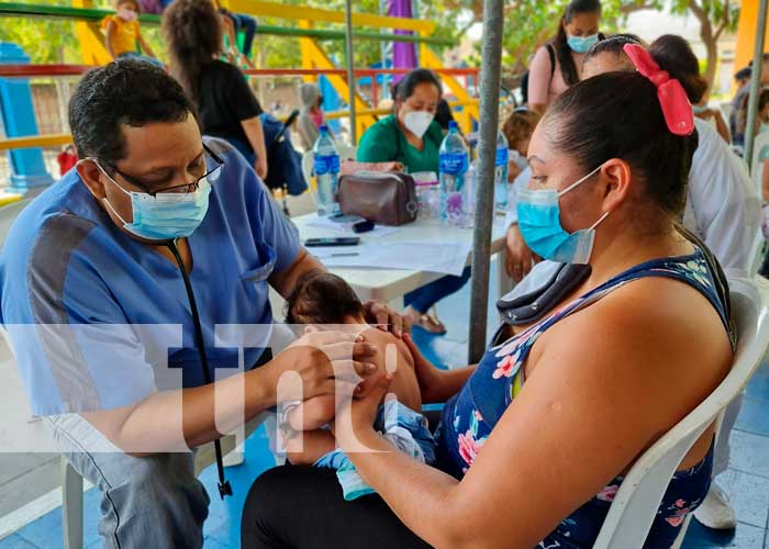 Familias de San Isidro Matagalpa reciben atención médica especializada