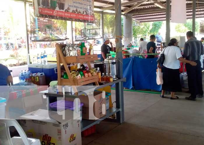 Managua: Aprenden a elaborar artesanías en el Parque de Ferias