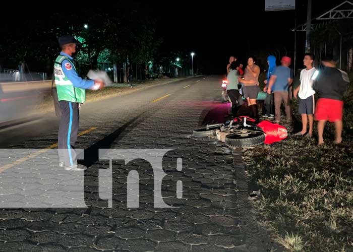 Motociclista impacta contra un semoviente en Jalapa