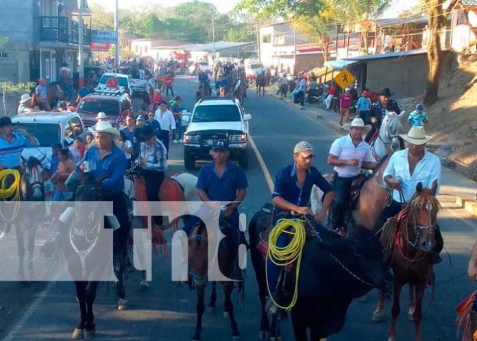 Realizan desfile hípico en Matiguás
