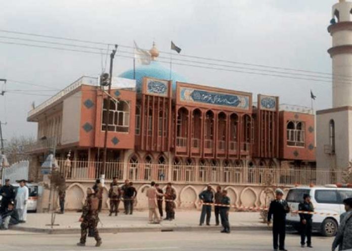 Decenas de heridos deja explosión en una mezquita de Kabul