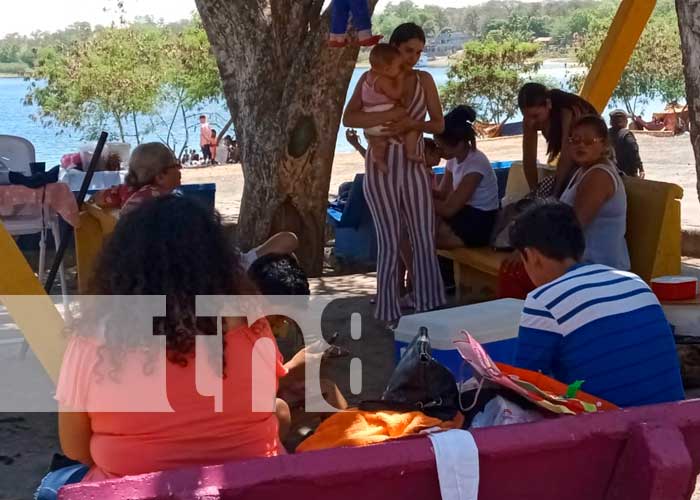 Ciudadanos del país visitaron el balneario de Xiloá