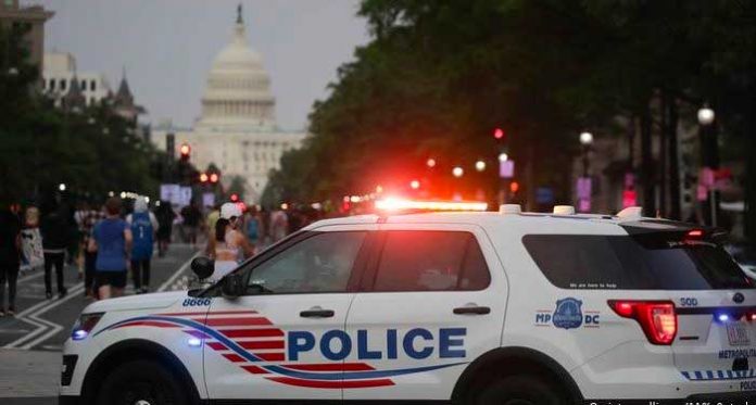 Policía de Washington D.C. ordena la evacuación del Capitolio