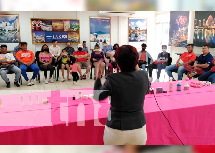 Tecnológico Ariel Darce en Managua, imparte charla a jóvenes sobre cuidados de la piel 