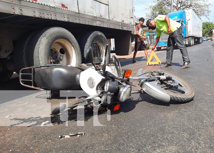 Aparente distracción al volante provoca accidente en Managua