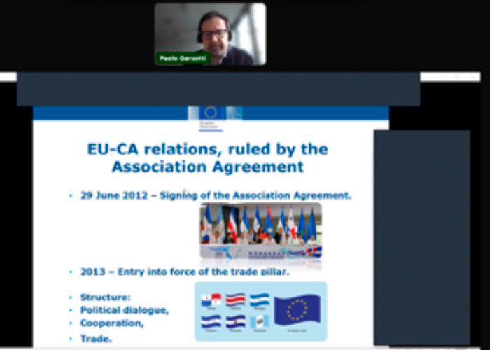 El Jefe de la Unidad de América Latina de la Dirección General de Comercio de la Unión Europea exponiendo el Acuerdo de Asociación CA-Europa.
