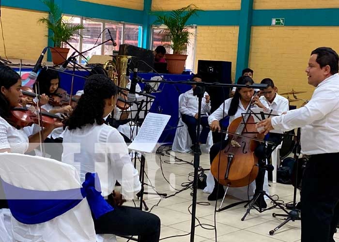 Integrantes de coros Rubén Darío realizan concierto en Chinandega
