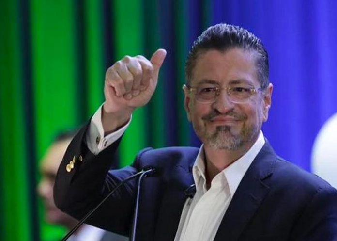 Rodrigo Chaves gana elecciones presidenciales en Costa Rica