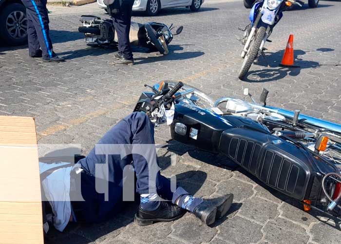 Accidente de tránsito con dos motos en Managua