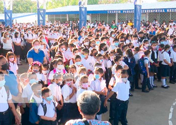 Clases desde un colegio en Managua, Nicaragua