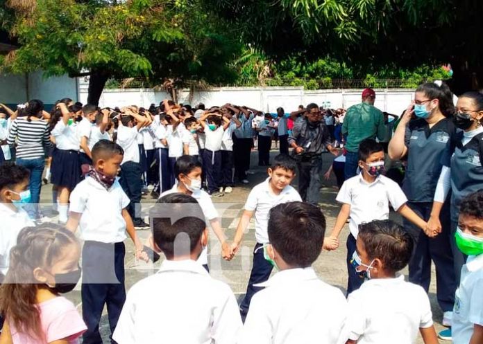 Ejercicio de protección de la vida desde colegios en Managua