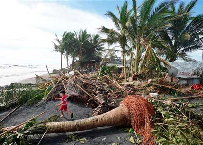 Al menos 20 muertos tras el paso de la tormenta 'Megi' por Filipinas