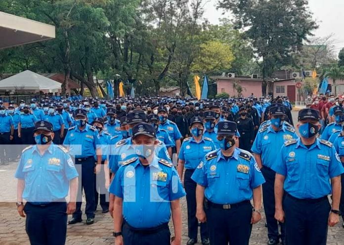 Homenaje de la Policía Nacional de Nicaragua a oficiales caídos