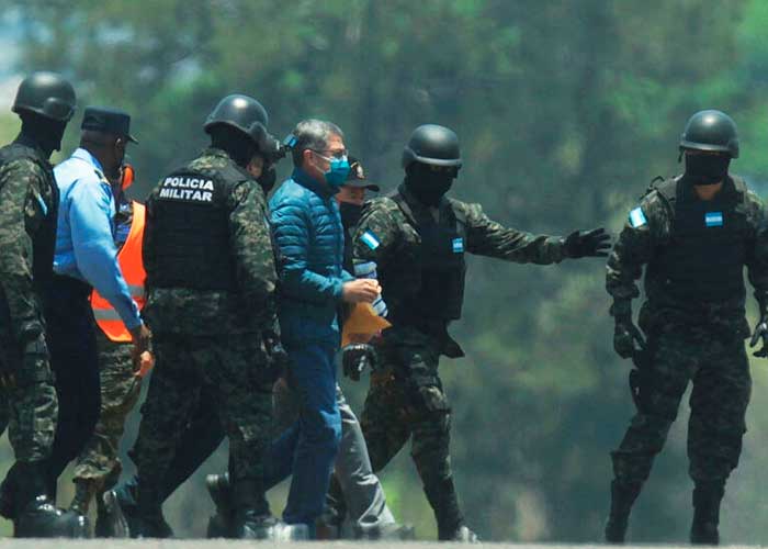 Expresidente de Honduras Juan Orlando Hernández es extraditado a EEUU