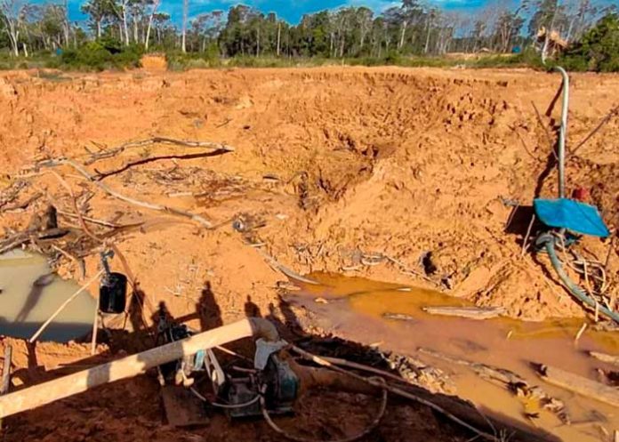 Alud sepultó a 12 de mujeres que buscaban oro en Indonesia