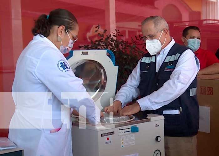 MINSA recibe equipos de esterilización 