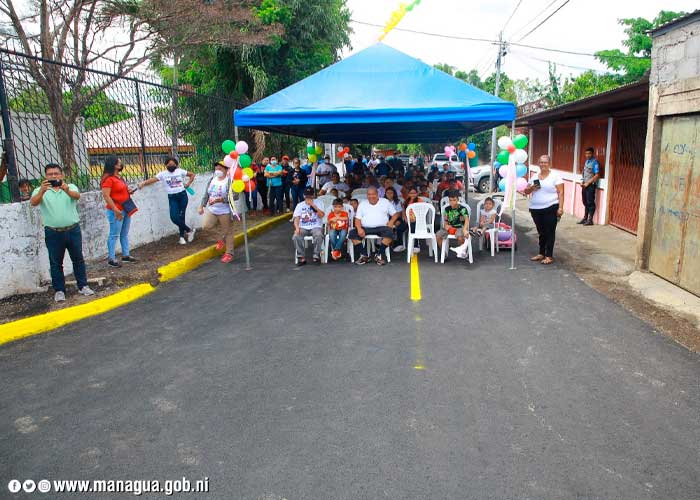 Inauguración de mejoramiento vial en la Colonia Maestro Gabriel, Managua
