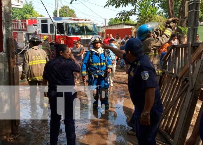 Incendio consume enseres de una vivienda en un barrio de Managua