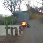 Moto que terminó quemada en el trayecto de Nandaime a El Astillero