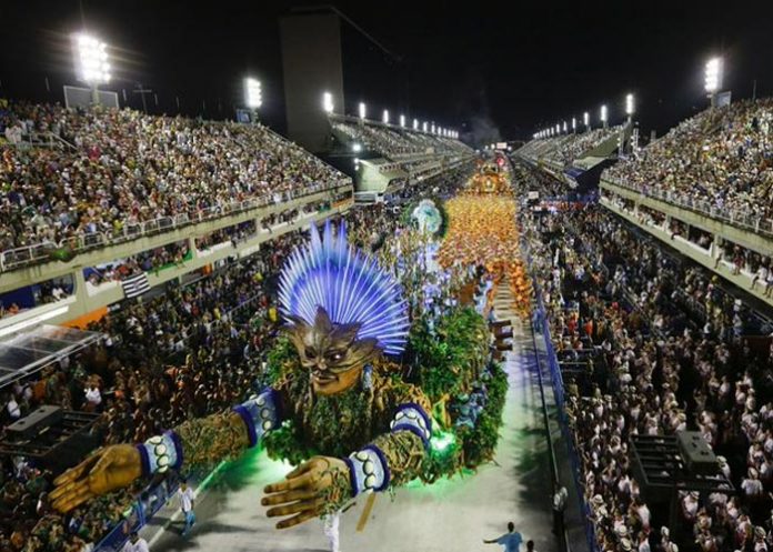 Muere niña tras aplastamiento en la pierna durante el Carnaval de Río
