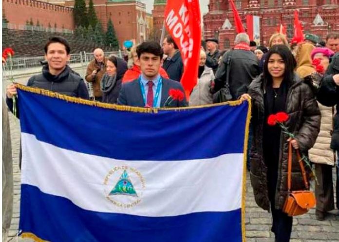 Estudiantes de Nicaragua participa en ceremonia del natalicio de Vladimir Ilich Lenin