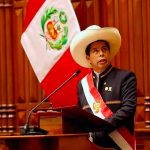 Perú decreta toque de queda ante violentas protestas