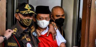 Profesor que violó a 13 estudiantes es condenado a muerte en Indonesia